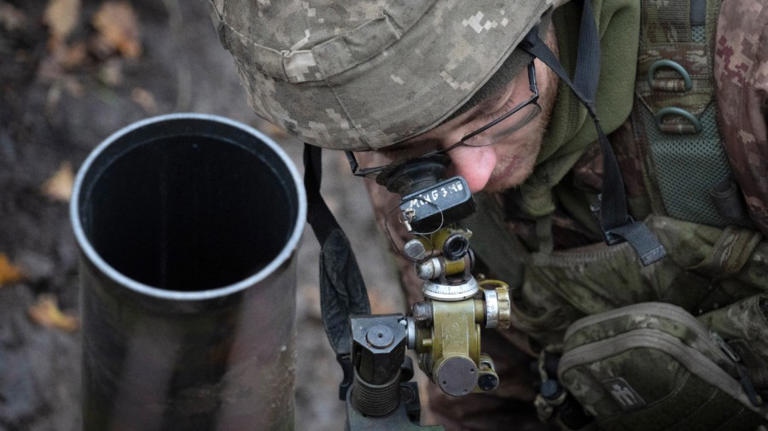 Đằng sau động thái của Mỹ khi cử các chuyên gia quân sự tới Ukraine